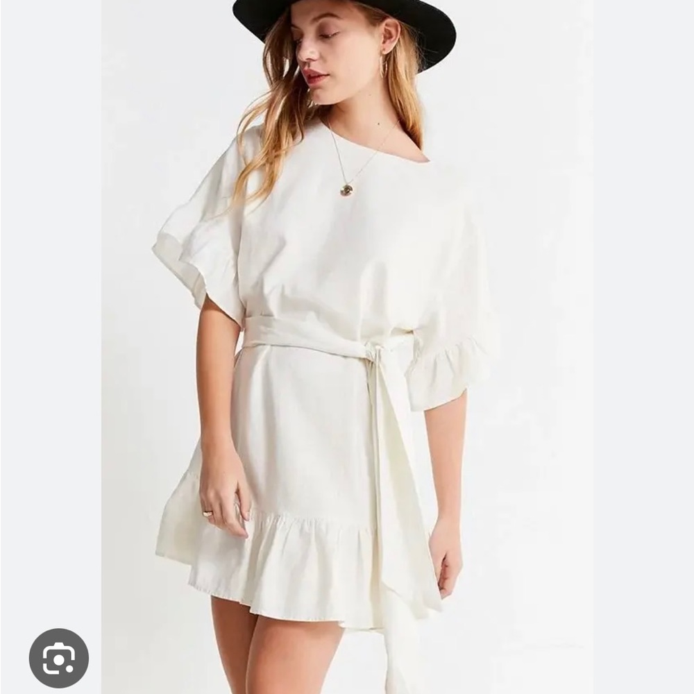 Urban Outfitter Linen Ruffle Tie Dress Off-White Size Small